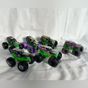 Lot of 6 monster jam grave diggers monster trucks